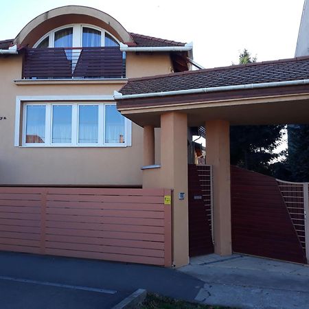 Kenezy Lux Apartman Vendeghaz Hajdúszoboszló Dış mekan fotoğraf